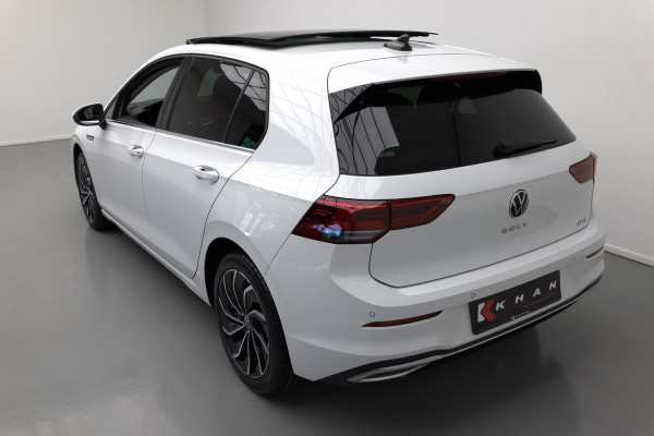 Volkswagen Golf 1.5 eTSI Style |Panoramadak|Massage|Carplay|