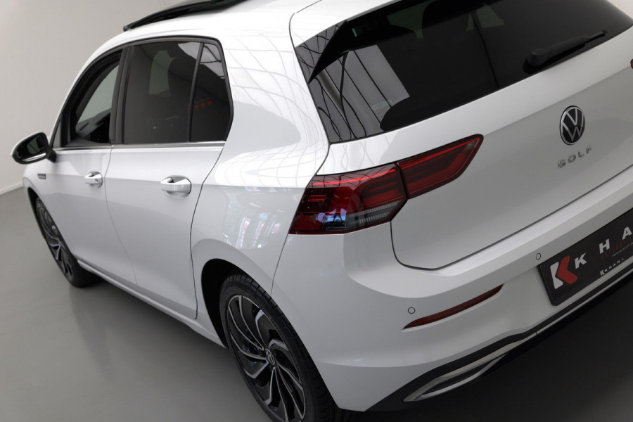 Volkswagen Golf 1.5 eTSI Style |Panoramadak|Massage|Carplay|
