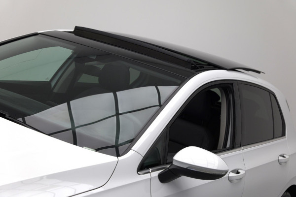 Volkswagen Golf 1.5 eTSI Style |Panoramadak|Massage|Carplay|