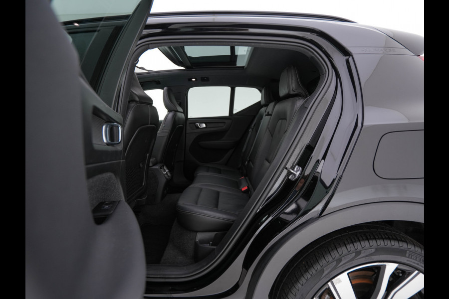 Volvo XC40 Recharge P8 AWD R-Design [3-Fase-11kW] {SoH-89%} (INCL-BTW) Aut. *PANO | LEATHER | ADAPTIVE-CRUISE | DIGI-COCKPIT | FULL-LED | CAMERA | NAVI-FULLMAP | ECC | PDC | KEYLESS | HEATED-SPORTSEATS | TOWBAR | 20''ALU*