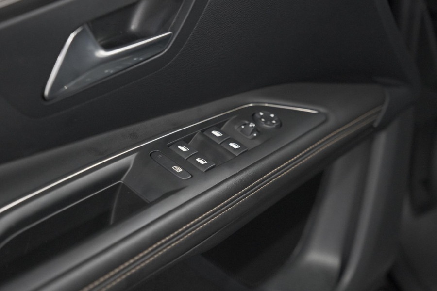 Peugeot 3008 PureTech 130 EAT8 GT | Dodehoekdetectie | Adaptieve Cruise Control | Navigatie