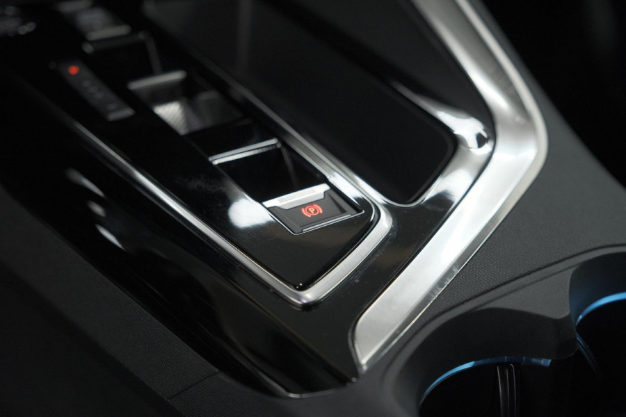 Peugeot 3008 PureTech 130 EAT8 GT | Dodehoekdetectie | Adaptieve Cruise Control | Navigatie