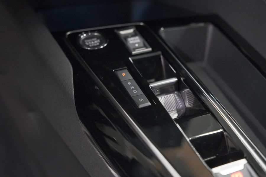 Peugeot 3008 PureTech 130 EAT8 GT | Dodehoekdetectie | Adaptieve Cruise Control | Navigatie