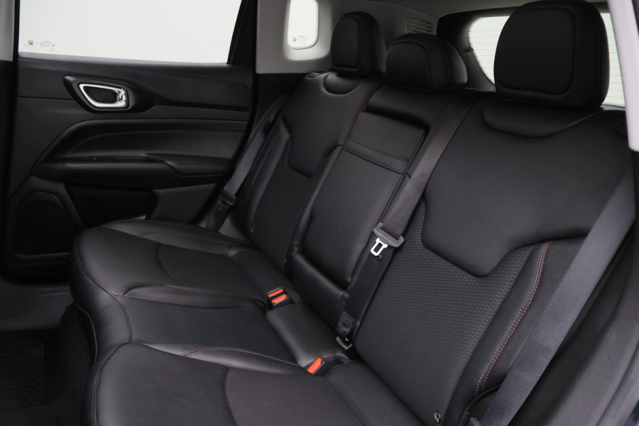 Jeep Compass 4xe 240 Plug-in Hybrid Electric Trailhawk Panoramadak, Leder/Stof, ACC, Camera, Apple Carplay, Virtual Cockpit, 17''
