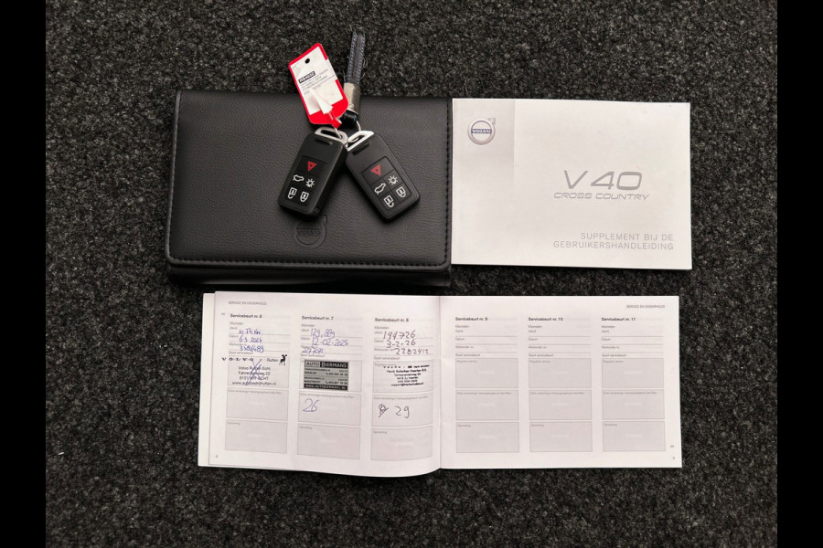 Volvo V40 Cross Country 1.5 T3 Nordic+ | Origineel NL | Dealer Onderhouden | Memory | Stoel Verwarming | Trekhaak | Panoramadak |