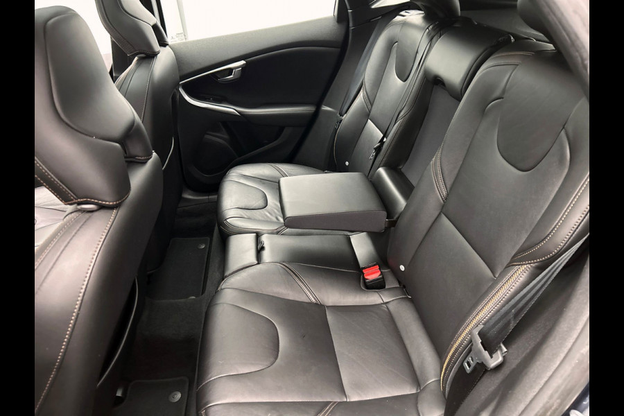 Volvo V40 Cross Country 1.5 T3 Nordic+ | Origineel NL | Dealer Onderhouden | Memory | Stoel Verwarming | Trekhaak | Panoramadak |