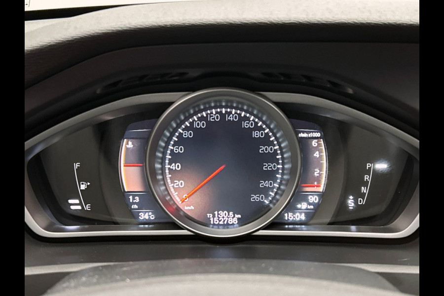 Volvo V40 Cross Country 1.5 T3 Nordic+ | Origineel NL | Dealer Onderhouden | Memory | Stoel Verwarming | Trekhaak | Panoramadak |