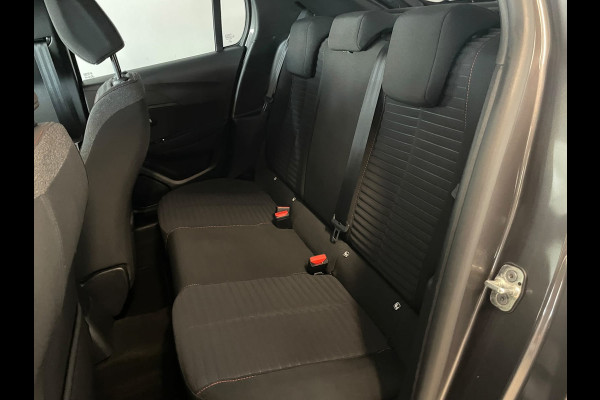 Peugeot 208 1.2 PureTech Active Pack AIRCO NAVI CRUISE ELEK RAMEN CENT VERG VELGEN SCHERM 5 DEUREN ZEER NETTE AUTO