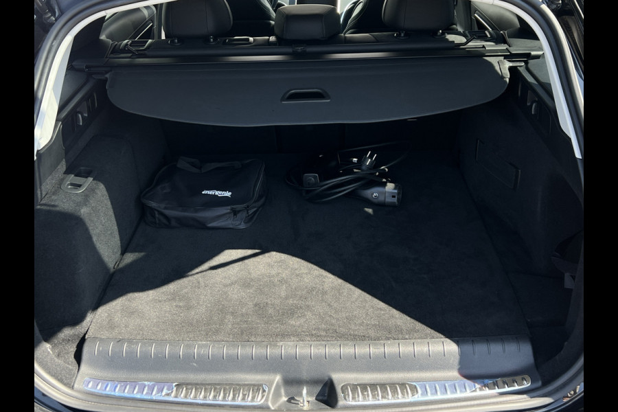 Mercedes-Benz C-Klasse Estate 300 e AMG Line | Pano | Trekhaak | Sfeerverlichting | Camera | LED