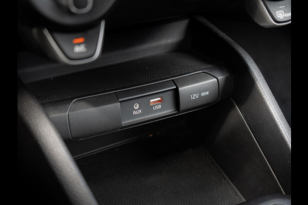 Kia Stonic 1.0 T-GDi ComfortPlusLine Navigator | Trekhaak | Navi | Airco | Achteruitrijcamera | CarPlay |
