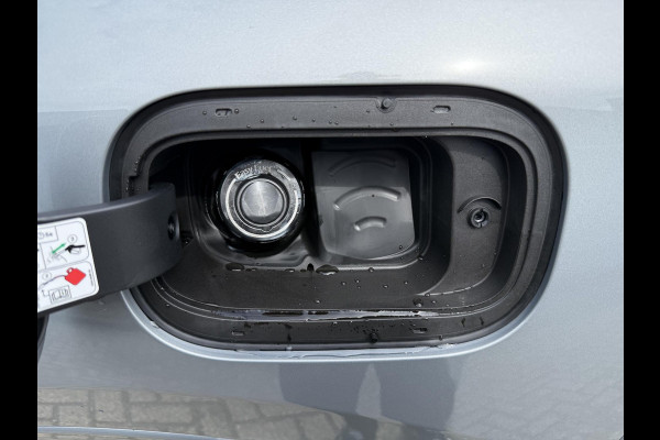 Ford Kuga 2.5 PHEV ST-Line X | 243pk | Driver Assistance pack | Matrix LED | Black Package | Wegklapbare Trekhaak | Panoramadak | Winterpack | 2.100kg Trekgewicht