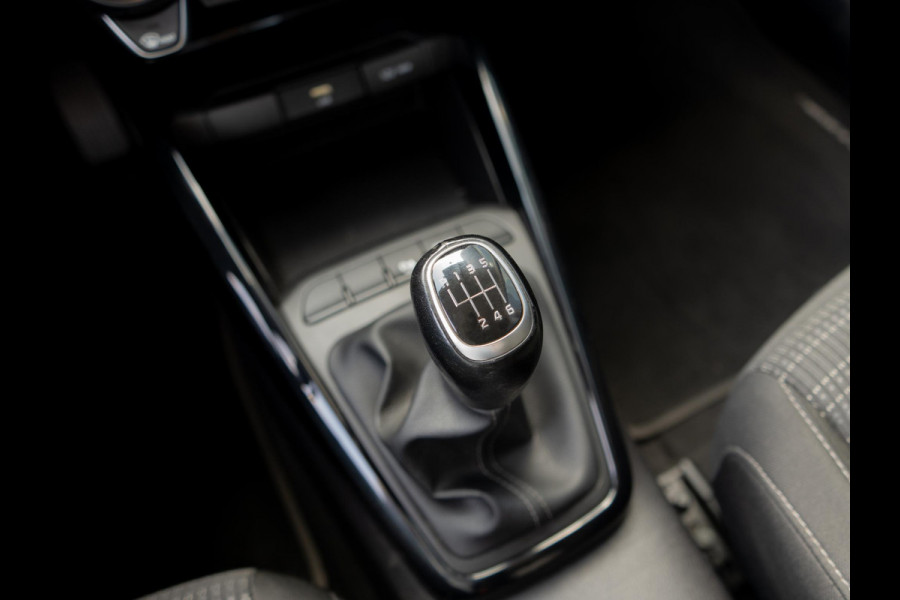 Kia Stonic 1.0 T-GDi MHEV DynamicLine | Navigatie | Achteruitrijcamera | Trekhaak |