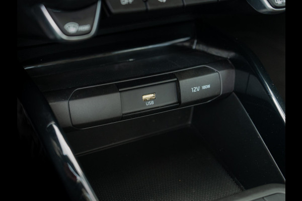 Kia Stonic 1.0 T-GDi MHEV DynamicLine | Navigatie | Achteruitrijcamera | Trekhaak |