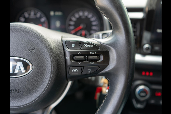 Kia Stonic 1.0 T-GDi MHEV DynamicLine | Navigatie | Achteruitrijcamera | Trekhaak |