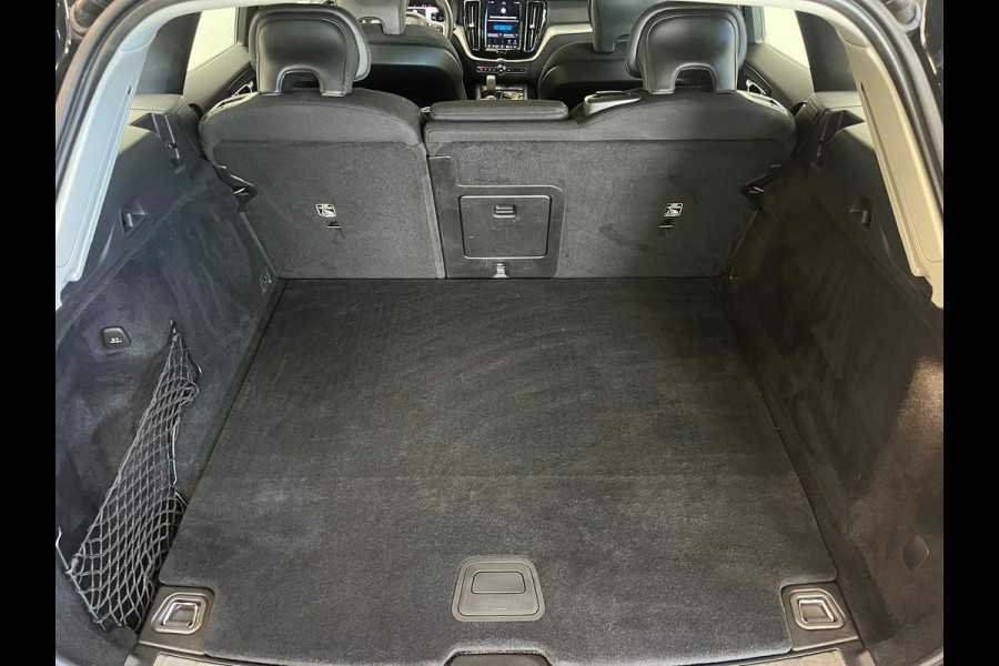 Volvo XC60 2.0 T6 Plug-in hybrid AWD Core Bright Panoramadak Airco ECC PDC VA+Camera Full LED Elektrische achterklep Cruise Control Winter Pack
