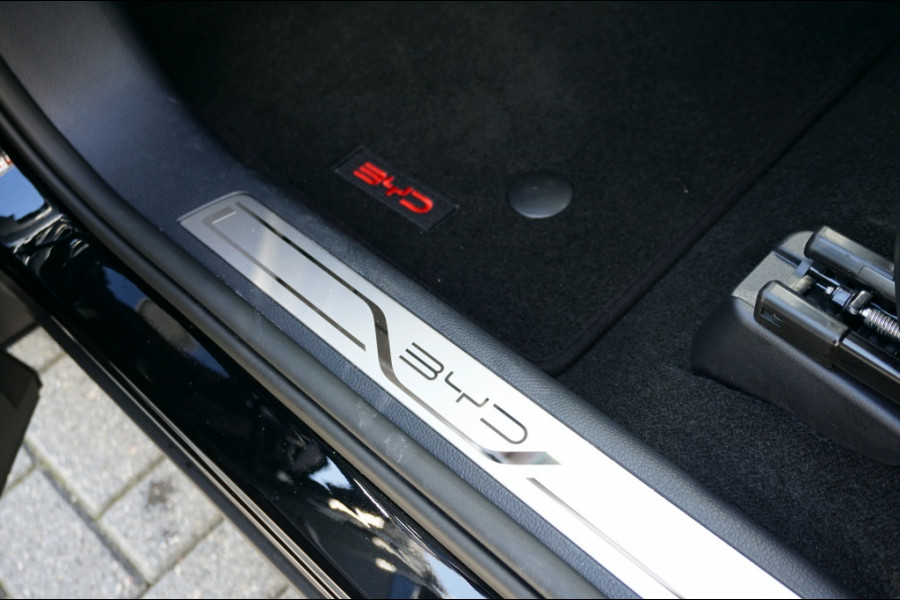 BYD SEAL U 1.5 DM-i FWD Boost 218 PK | SUPER LUXE | 6JR GARANTIE | NIEUW!