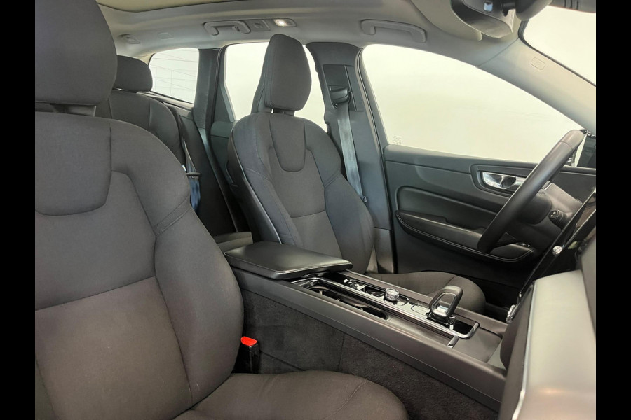 Volvo XC60 2.0 T6 Plug-in hybrid AWD Core Bright Panoramadak Airco ECC PDC VA+Camera Full LED Elektrische achterklep Cruise Control Winter Pack