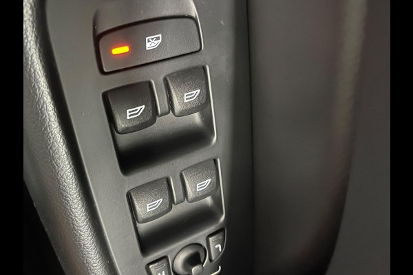 Volvo XC60 2.0 T6 Plug-in hybrid AWD Core Bright Panoramadak Airco ECC PDC VA+Camera Full LED Elektrische achterklep Cruise Control Winter Pack
