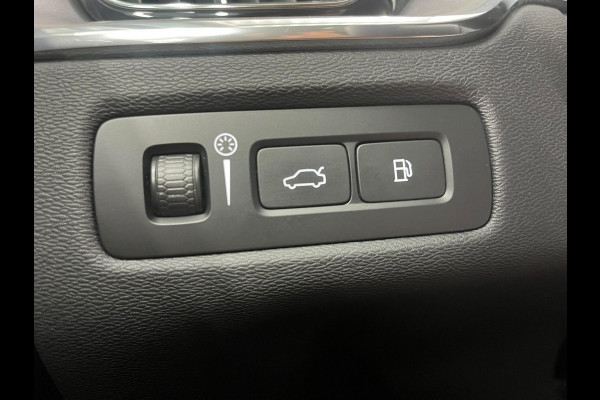 Volvo XC60 2.0 T6 Plug-in hybrid AWD Core Bright Panoramadak Airco ECC PDC VA+Camera Full LED Elektrische achterklep Cruise Control Winter Pack