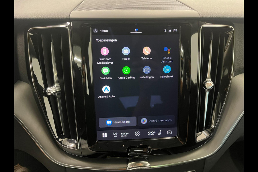 Volvo XC60 2.0 T6 Plug-in hybrid AWD Core Bright Panoramadak Airco ECC PDC VA+Camera Full LED Elektrische achterklep Cruise Control Winter Pack