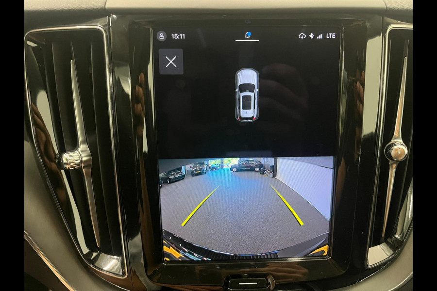 Volvo XC60 2.0 T6 Plug-in hybrid AWD Core Bright Panoramadak Airco ECC PDC VA+Camera Full LED Elektrische achterklep Cruise Control Winter Pack