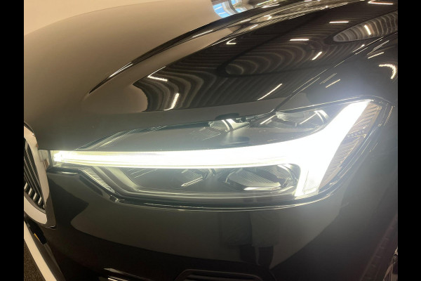 Volvo XC60 2.0 T6 Plug-in hybrid AWD Core Bright Panoramadak Airco ECC PDC VA+Camera Full LED Elektrische achterklep Cruise Control Winter Pack