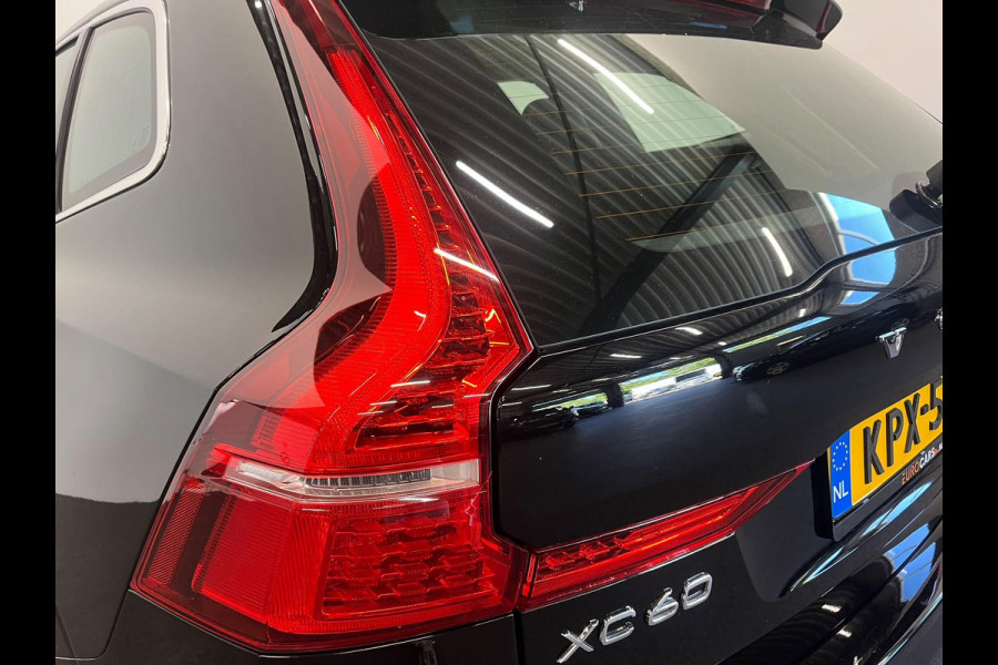 Volvo XC60 2.0 T6 Plug-in hybrid AWD Core Bright Panoramadak Airco ECC PDC VA+Camera Full LED Elektrische achterklep Cruise Control Winter Pack