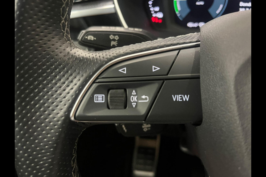 Audi Q3 Sportback 45 TFSI e S Edition PHEV Navigatie Apple Carplay Android Auto Camera Parkeerhulp Cruise Control Virtual Cockpit Full Led Elektrische achterklep Climate Control Lichtmetalen velgen