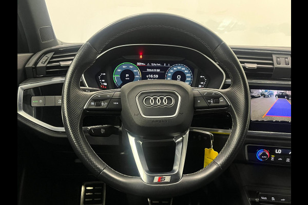Audi Q3 Sportback 45 TFSI e S Edition PHEV Navigatie Apple Carplay Android Auto Camera Parkeerhulp Cruise Control Virtual Cockpit Full Led Elektrische achterklep Climate Control Lichtmetalen velgen
