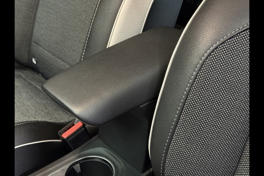 Renault Captur 1.0 TCe 100 Intens | Groot navi | Camera | Carplay | 17' | Stoelverwarming | 100% Onderhouden!