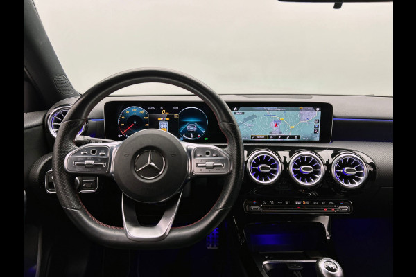 Mercedes-Benz A-Klasse 160 Advantage AMG | Origineel NL | Wide Screen | Carplay | Camera | Sfeer Verlichting |