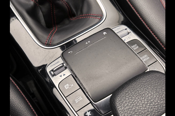 Mercedes-Benz A-Klasse 160 Advantage AMG | Origineel NL | Wide Screen | Carplay | Camera | Sfeer Verlichting |