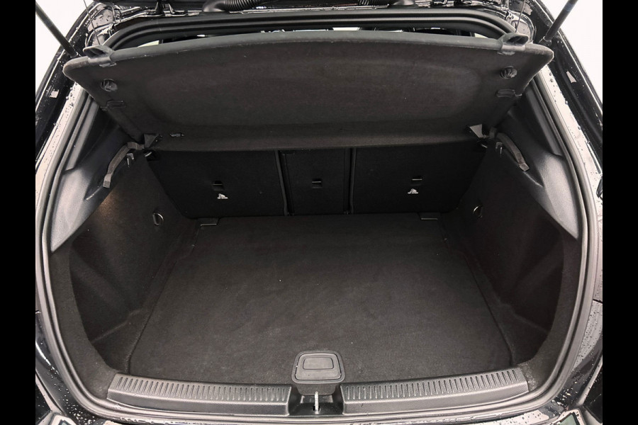 Mercedes-Benz A-Klasse 160 Advantage AMG | Origineel NL | Wide Screen | Carplay | Camera | Sfeer Verlichting |