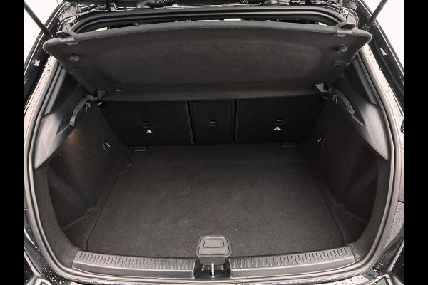 Mercedes-Benz A-Klasse 160 Advantage AMG | Origineel NL | Wide Screen | Carplay | Camera | Sfeer Verlichting |