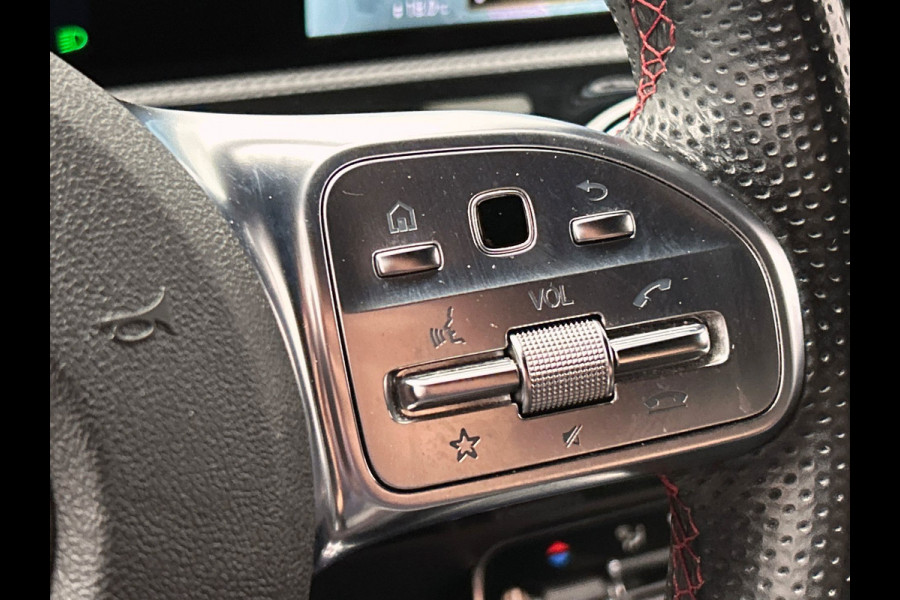 Mercedes-Benz A-Klasse 160 Advantage AMG | Origineel NL | Wide Screen | Carplay | Camera | Sfeer Verlichting |
