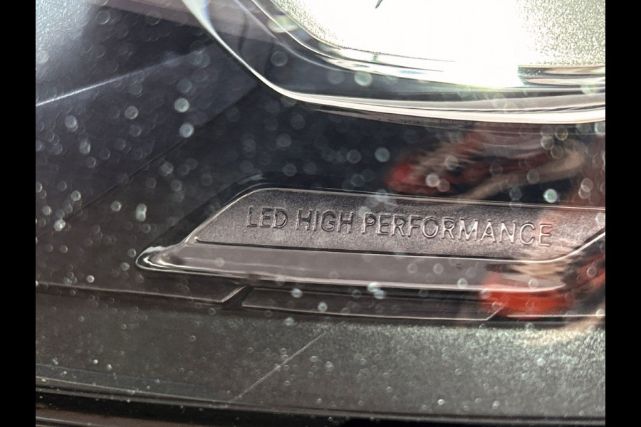 Mercedes-Benz A-Klasse 160 Advantage AMG | Origineel NL | Wide Screen | Carplay | Camera | Sfeer Verlichting |