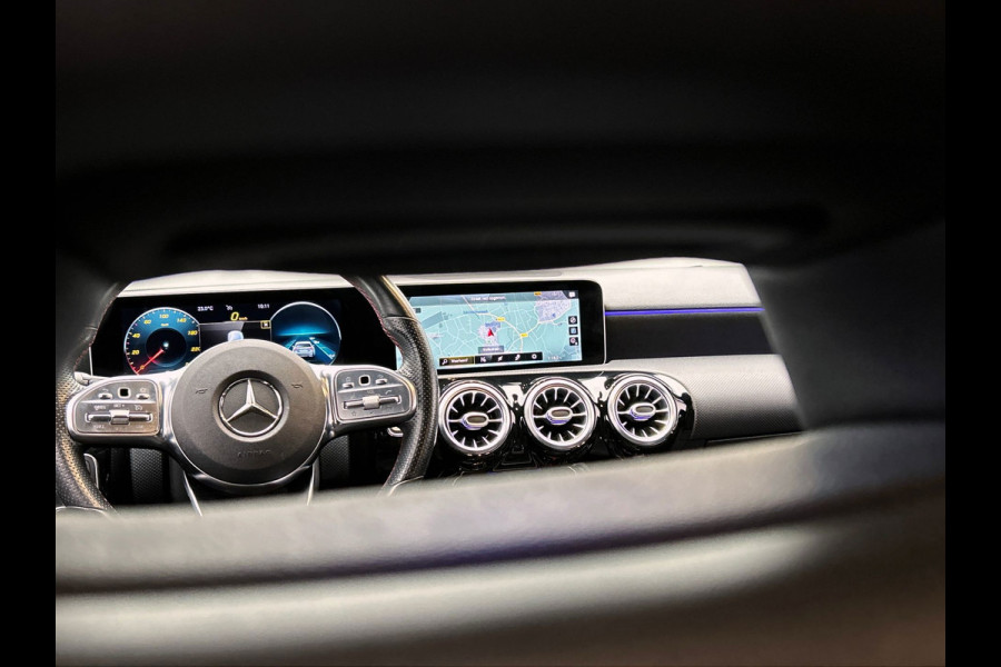 Mercedes-Benz A-Klasse 160 Advantage AMG | Origineel NL | Wide Screen | Carplay | Camera | Sfeer Verlichting |