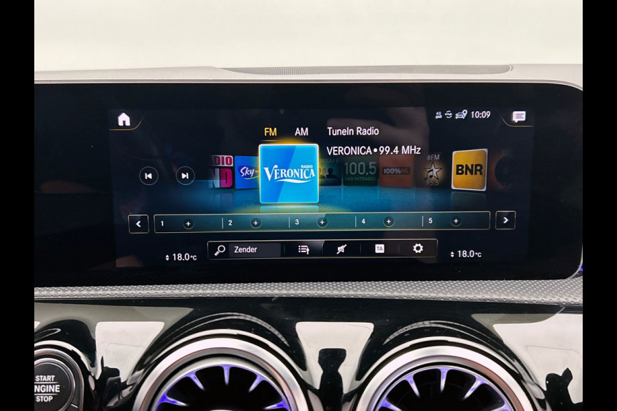 Mercedes-Benz A-Klasse 160 Advantage AMG | Origineel NL | Wide Screen | Carplay | Camera | Sfeer Verlichting |