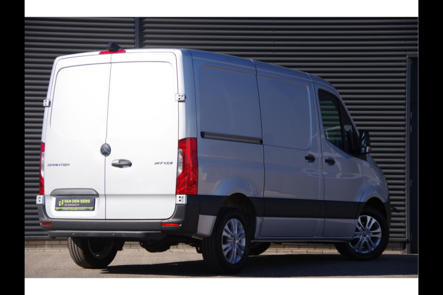 Mercedes-Benz Sprinter 317 1.9 CDI L1H1 RWD L1H1 AUT. LED, ADAPT. CRUISE, MBUX 10'', GEV. STOEL, CAMERA, NAVI, CLIMA, VOORRUITVERWARMING