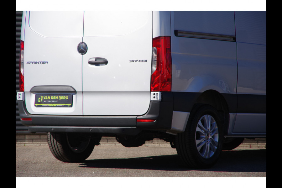 Mercedes-Benz Sprinter 317 1.9 CDI L1H1 RWD L1H1 AUT. LED, ADAPT. CRUISE, MBUX 10'', GEV. STOEL, CAMERA, NAVI, CLIMA, VOORRUITVERWARMING