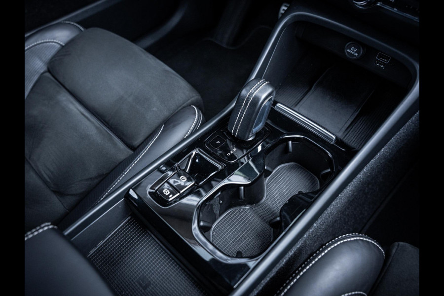 Volvo XC40 1.5 T5 Recharge R-Design - ACC l Trekhaak l Memory l Camera