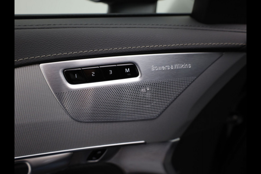 Volvo XC90 2.0 T8 Recharge AWD Ultimate Dark | Pano | Luchtvering | Bowers & Wilkins | Trekhaak | Prijs Rijklaar!!