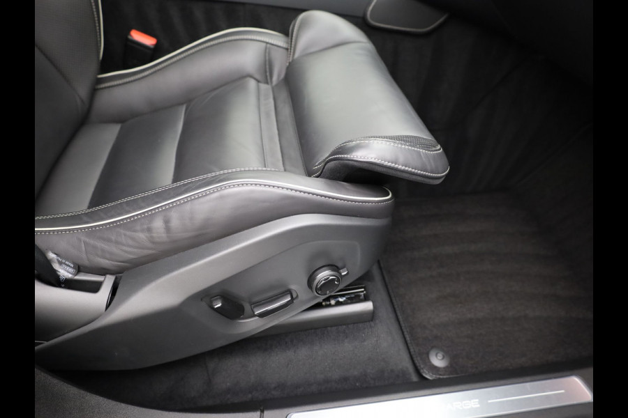 Volvo XC90 2.0 T8 Recharge AWD Ultimate Dark | Pano | Luchtvering | Bowers & Wilkins | Trekhaak | Prijs Rijklaar!!
