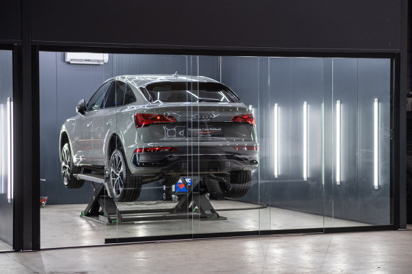 Audi Q5 50 TFSI e S-Line Competition Pano Luchtvering RS-Stoelen Matrix Full Led 21 Inch