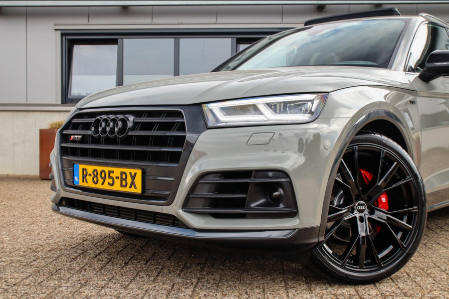 Audi SQ5 3.0 TFSI Q5 Quattro S-Line 354pk Automaat! 1e Eig|DLR|Quantum|Kuipstoelen|Panoramadak|Virtual Cockpit|Black|Carbon|22inch