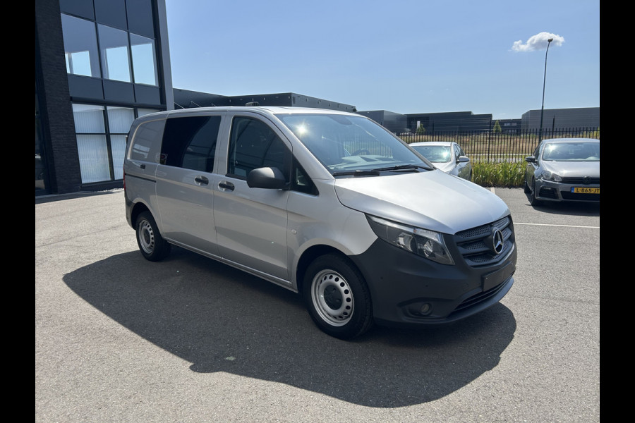 Mercedes-Benz Vito 114 CDI Camera / Navigatie / Parkeersensoren / Cruise control / Airco / 270 Graden achterdeuren