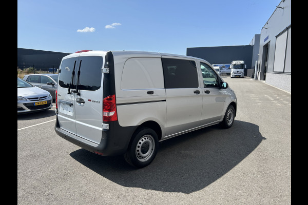 Mercedes-Benz Vito 114 CDI Camera / Navigatie / Parkeersensoren / Cruise control / Airco / 270 Graden achterdeuren