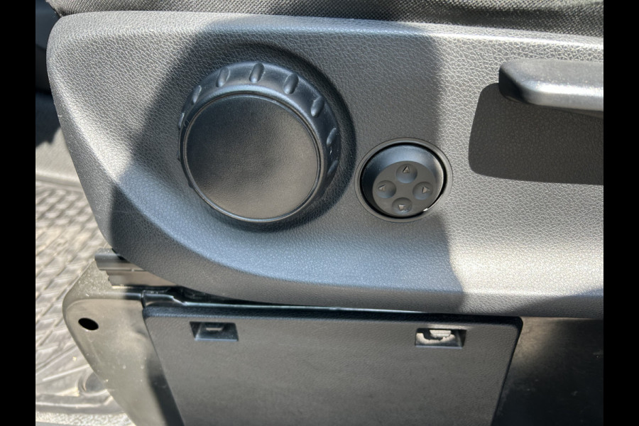 Mercedes-Benz Vito 114 CDI Camera / Navigatie / Parkeersensoren / Cruise control / Airco / 270 Graden achterdeuren