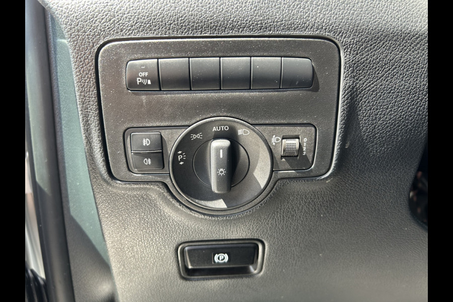 Mercedes-Benz Vito 114 CDI Camera / Navigatie / Parkeersensoren / Cruise control / Airco / 270 Graden achterdeuren