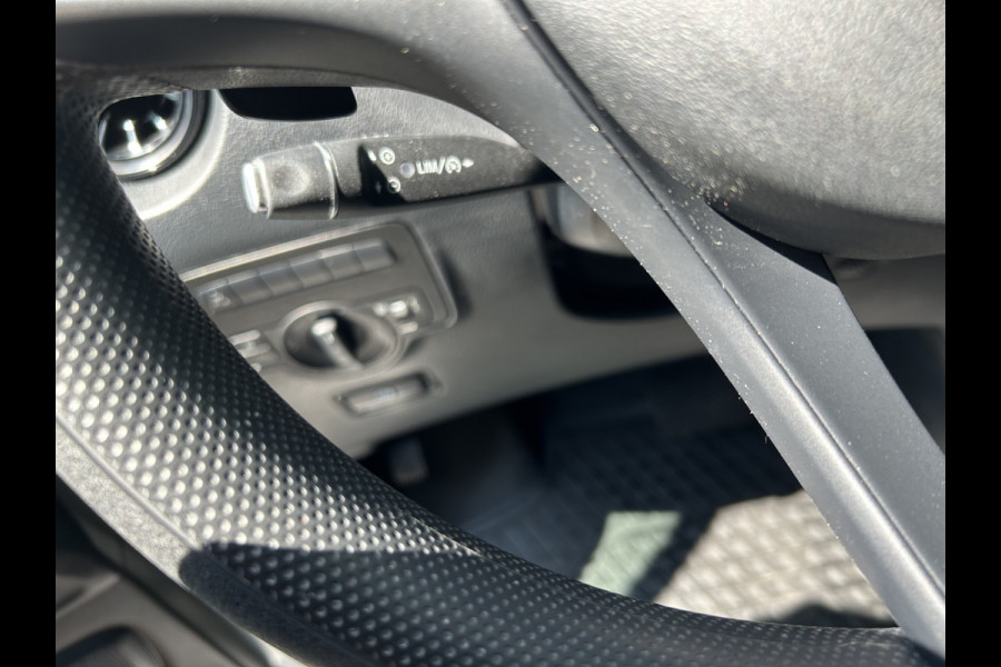 Mercedes-Benz Vito 114 CDI Camera / Navigatie / Parkeersensoren / Cruise control / Airco / 270 Graden achterdeuren